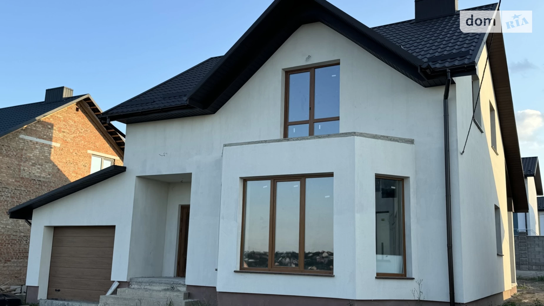 Продается дом на 2 этажа 160 кв. м с садом, цена: 125000 $ - фото 2