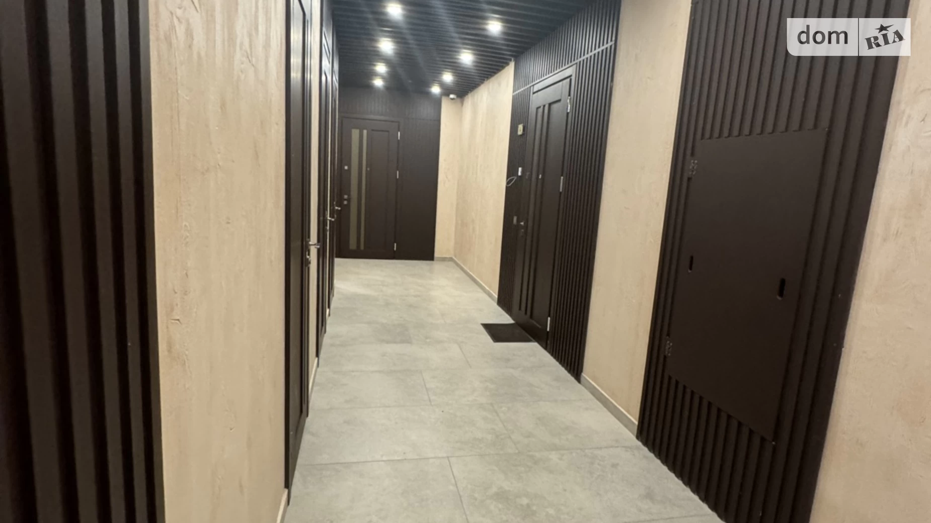 Продается 1-комнатная квартира 67 кв. м в Ужгороде, наб. Славянская, 23А - фото 5