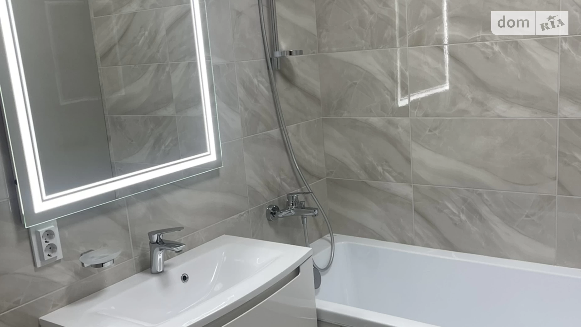 Продается дом на 3 этажа 254 кв. м с террасой, цена: 330000 $ - фото 3