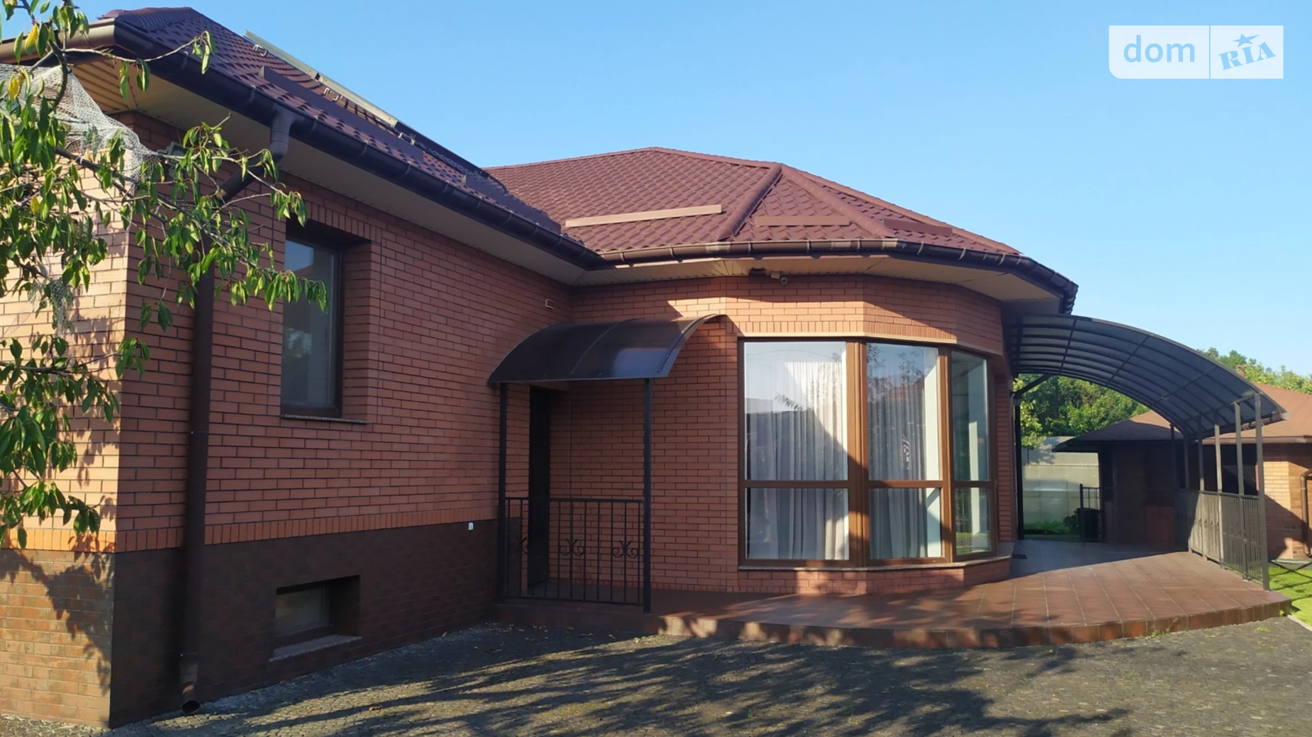Продается дом на 2 этажа 240 кв. м с бассейном, цена: 295000 $ - фото 2