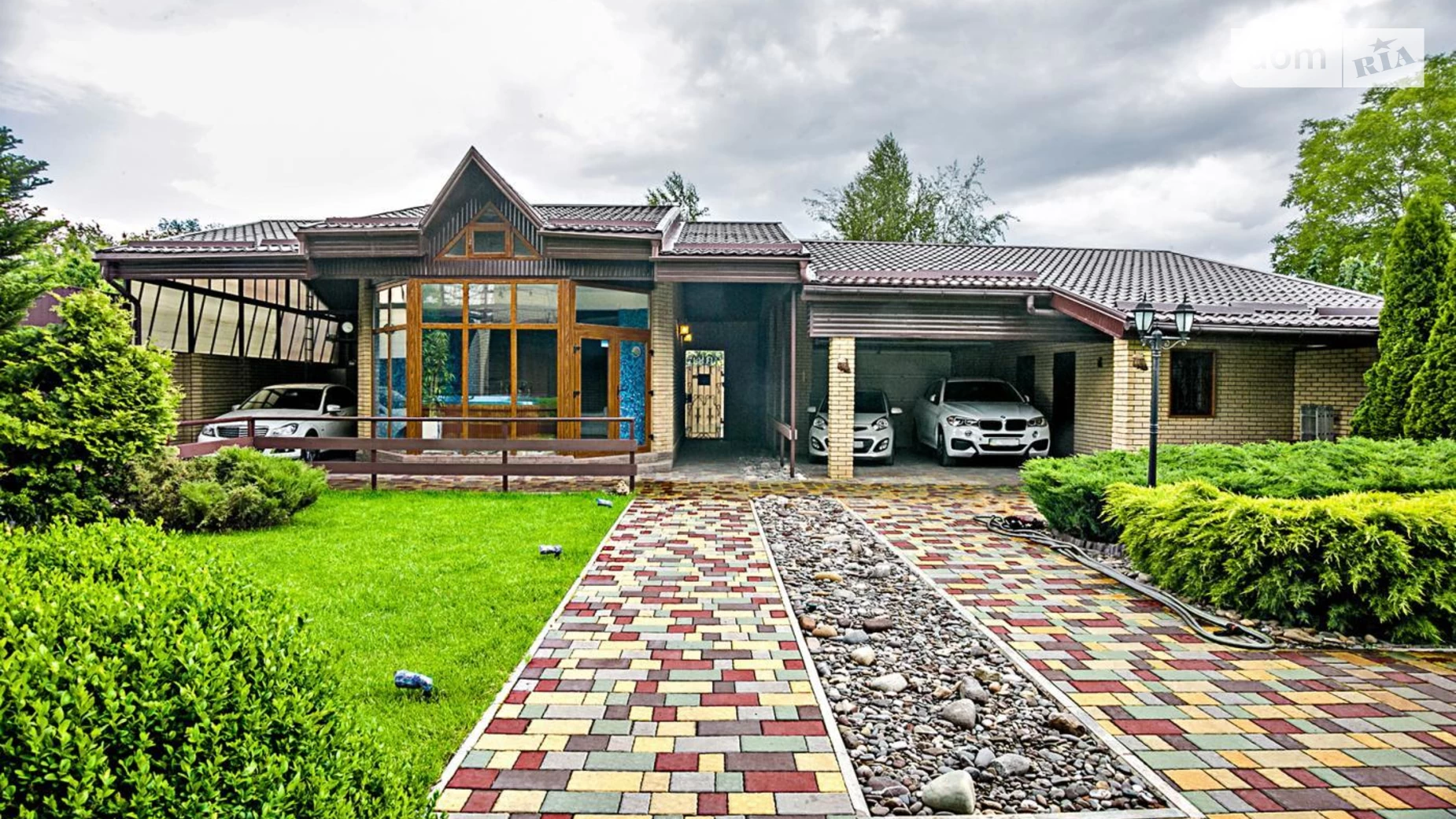 Продается дом на 2 этажа 200 кв. м с мансардой, цена: 155000 $ - фото 2
