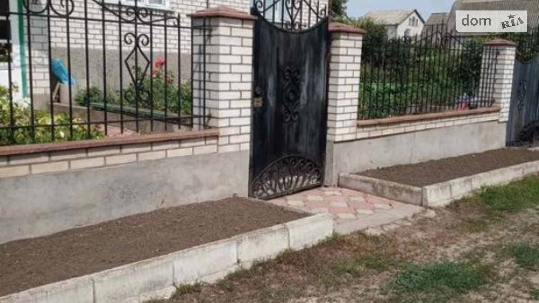 Продается дом на 3 этажа 195 кв. м с участком, цена: 55000 $ - фото 2
