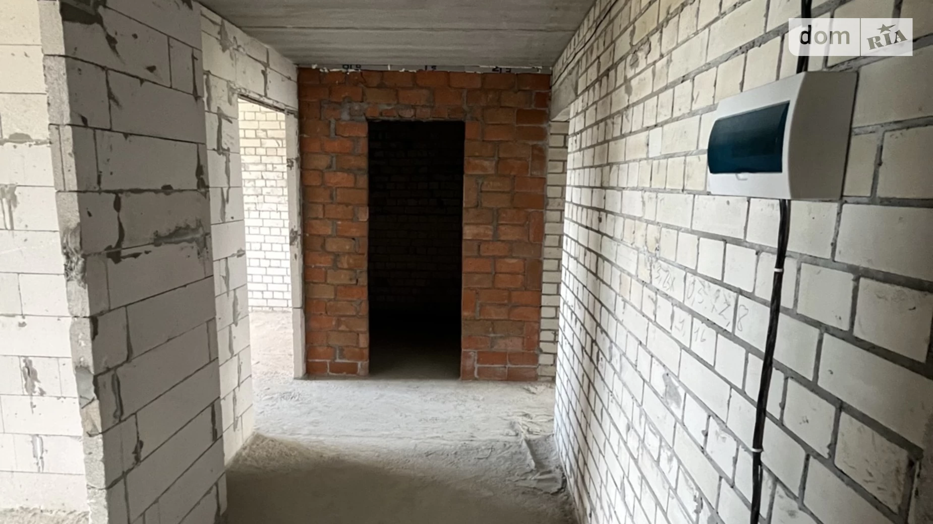 Продается 2-комнатная квартира 65 кв. м в Чернигове, ул. Независимости, 7В - фото 2