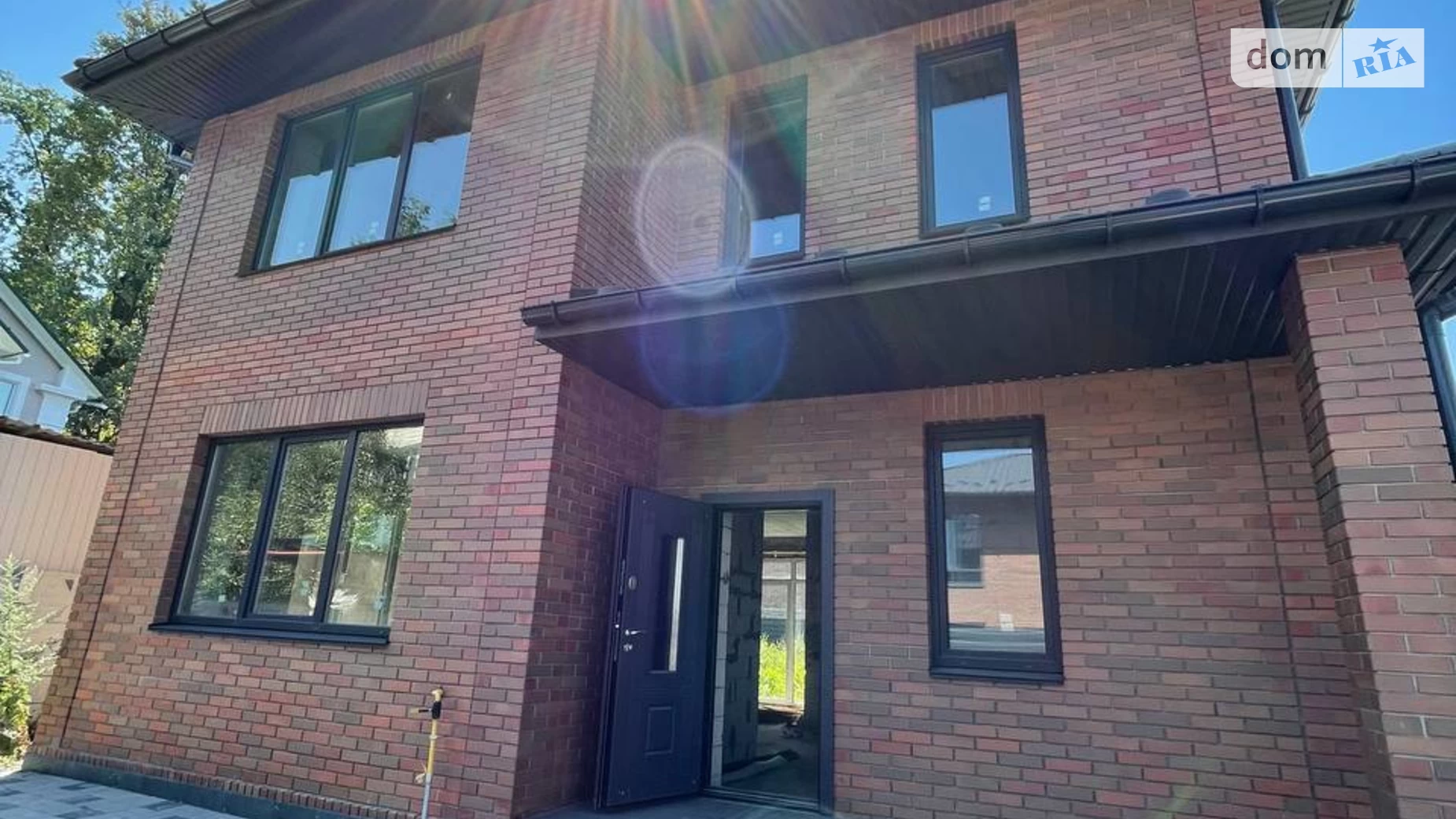 Продается дом на 2 этажа 130 кв. м с камином, цена: 165000 $ - фото 2
