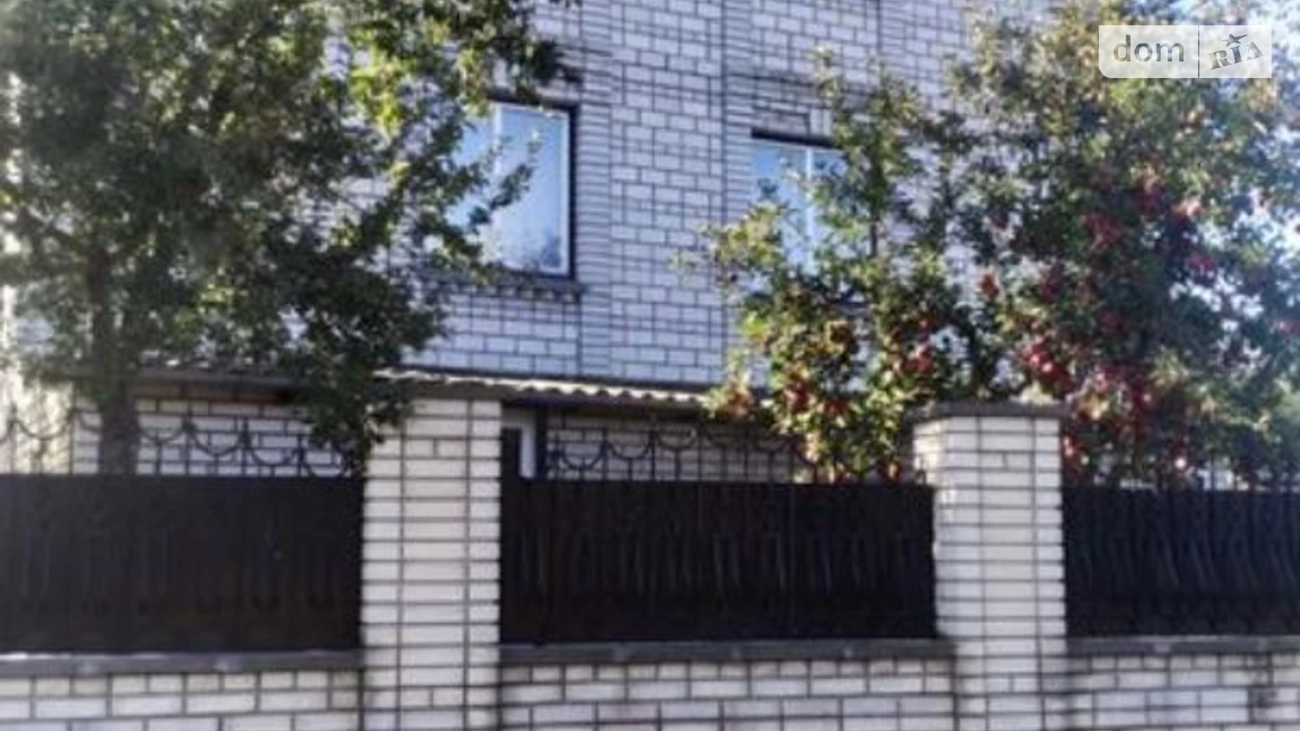 Продается дом на 3 этажа 344 кв. м с бассейном, ул. Героев Танкистов - фото 3