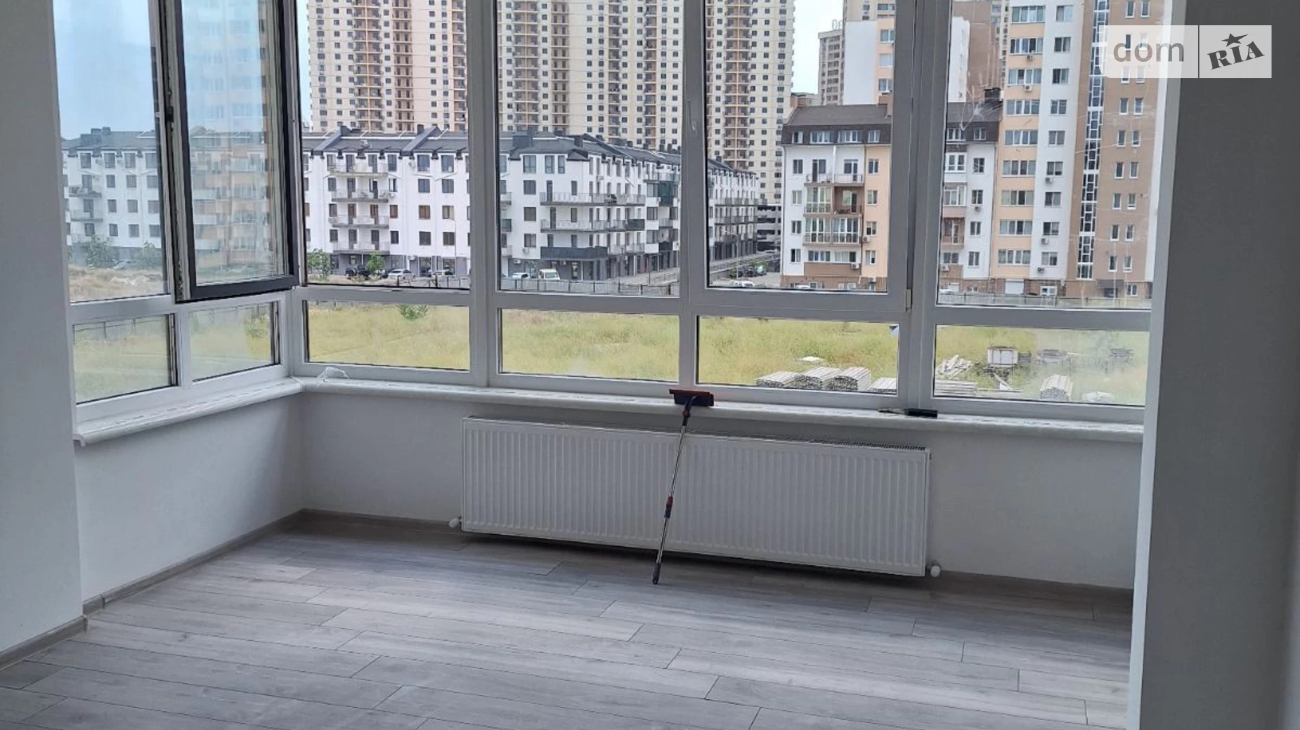 Продается 1-комнатная квартира 44 кв. м в Крыжановка, ул. Защитников Украины(Генерала Бочарова), 70 - фото 2