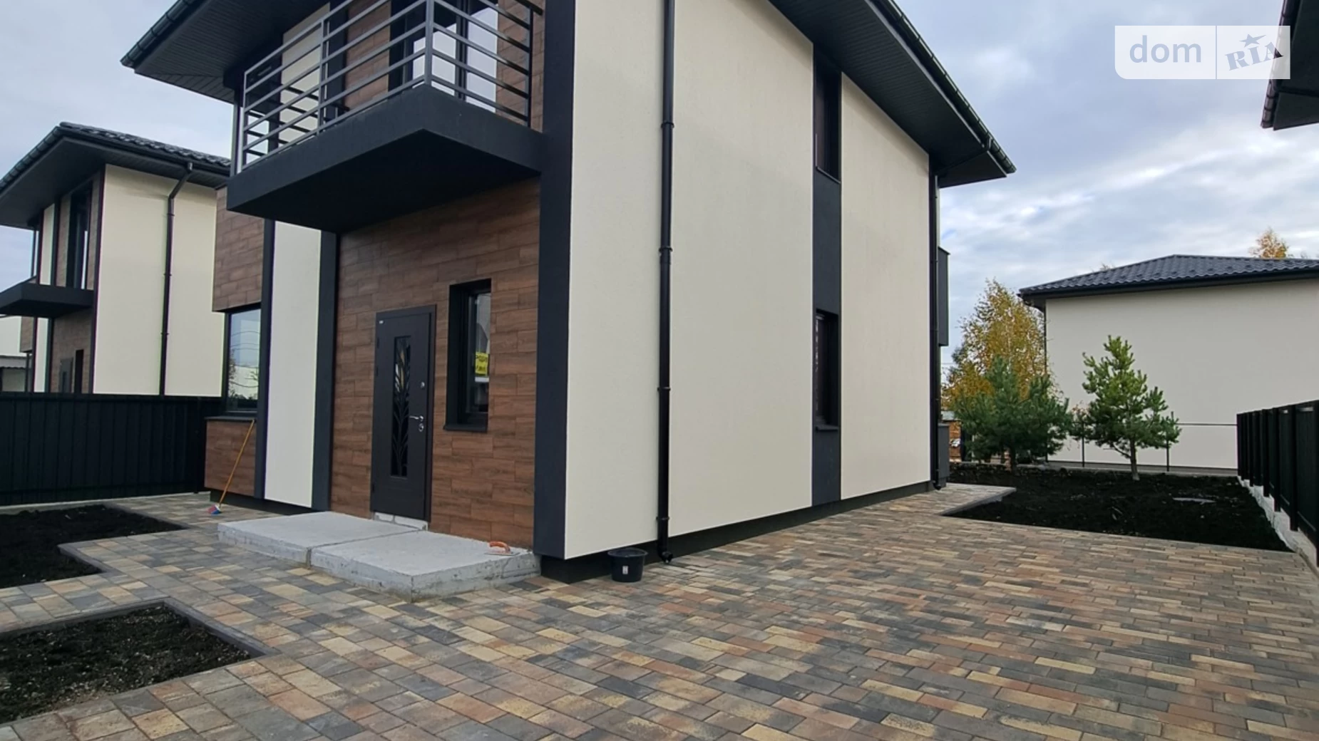 Продается дом на 2 этажа 120 кв. м с садом, цена: 114000 $ - фото 2