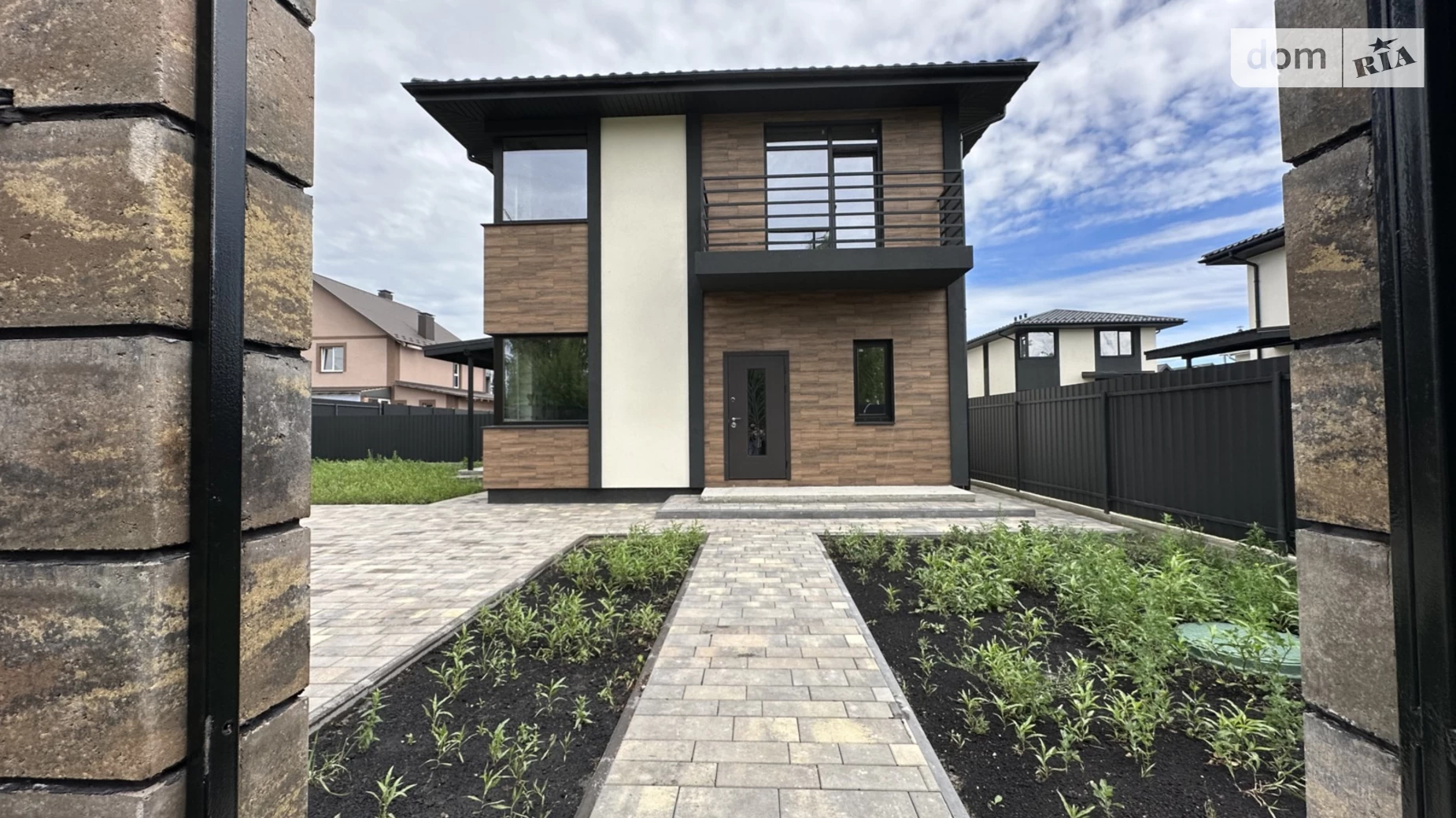 Продается дом на 2 этажа 120 кв. м с подвалом, цена: 114000 $ - фото 2