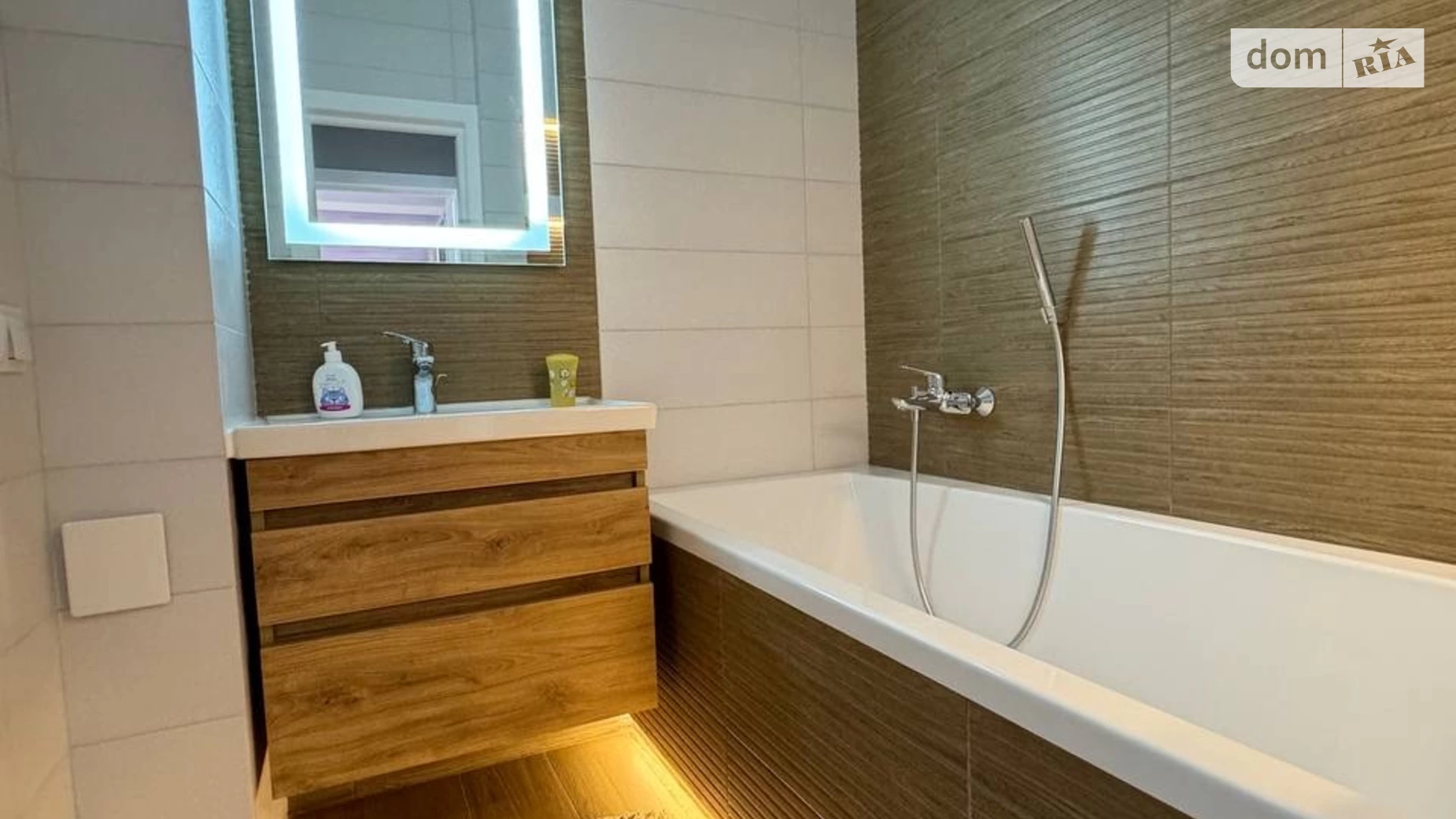 Продается 3-комнатная квартира 112 кв. м в Гостомеле - фото 2