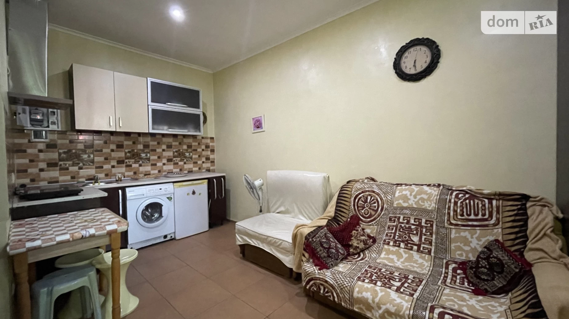 Продается 1-комнатная квартира 28 кв. м в Черноморске, ул. Парусная - фото 2