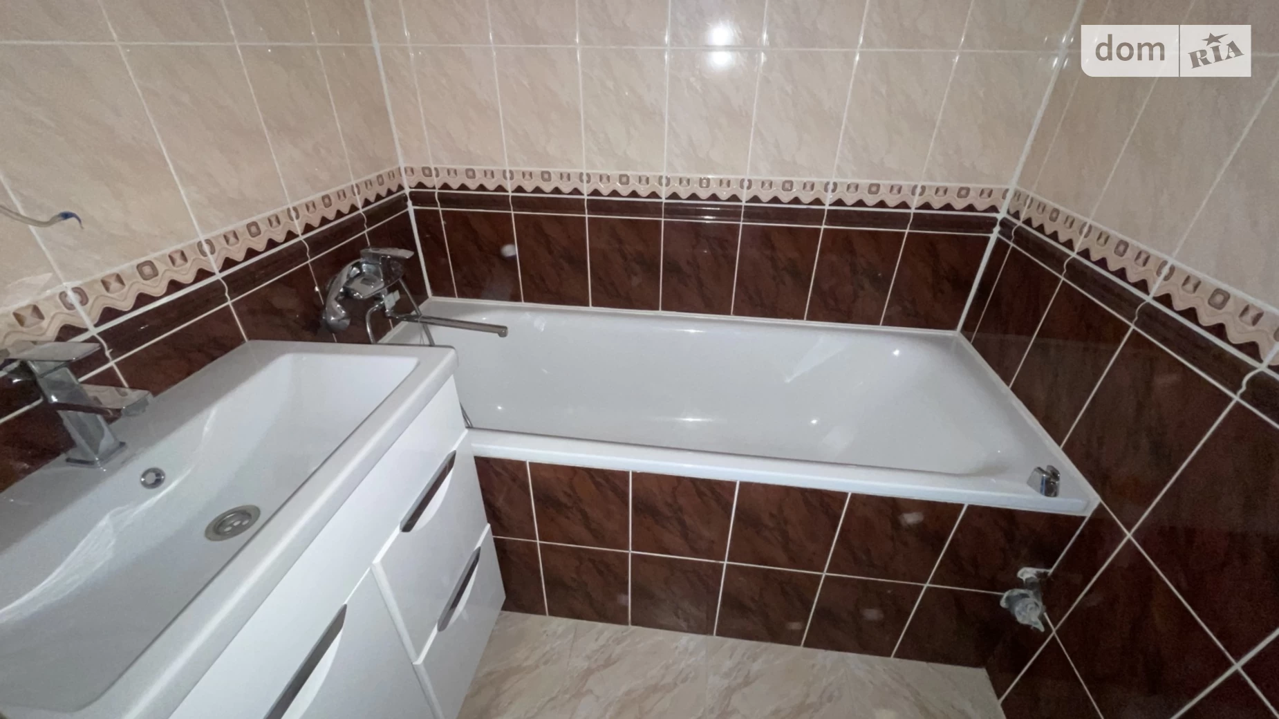 Продається 2-кімнатна квартира 41.8 кв. м у Вінниці, вул. Павла Тичини, 13 - фото 2