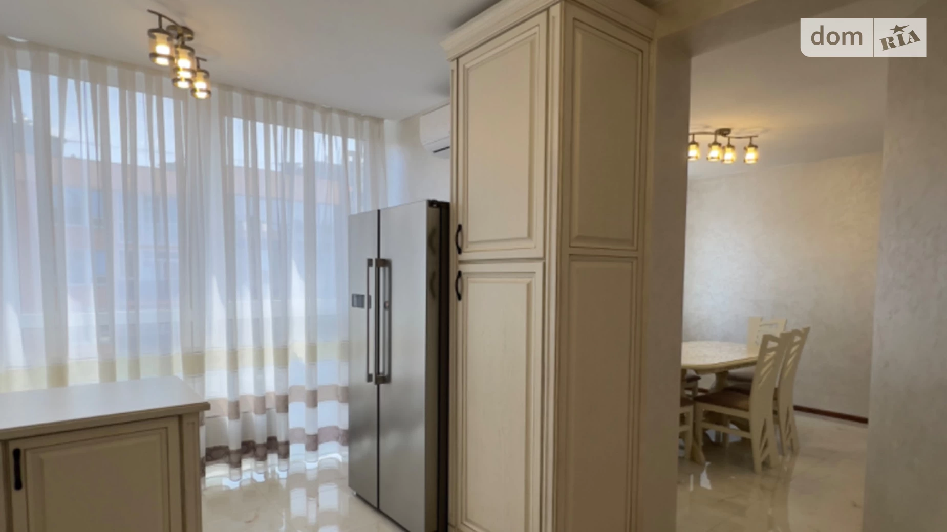 Продается 3-комнатная квартира 94 кв. м в Черновцах, ул. Воробкевича Сидора, 33А - фото 3