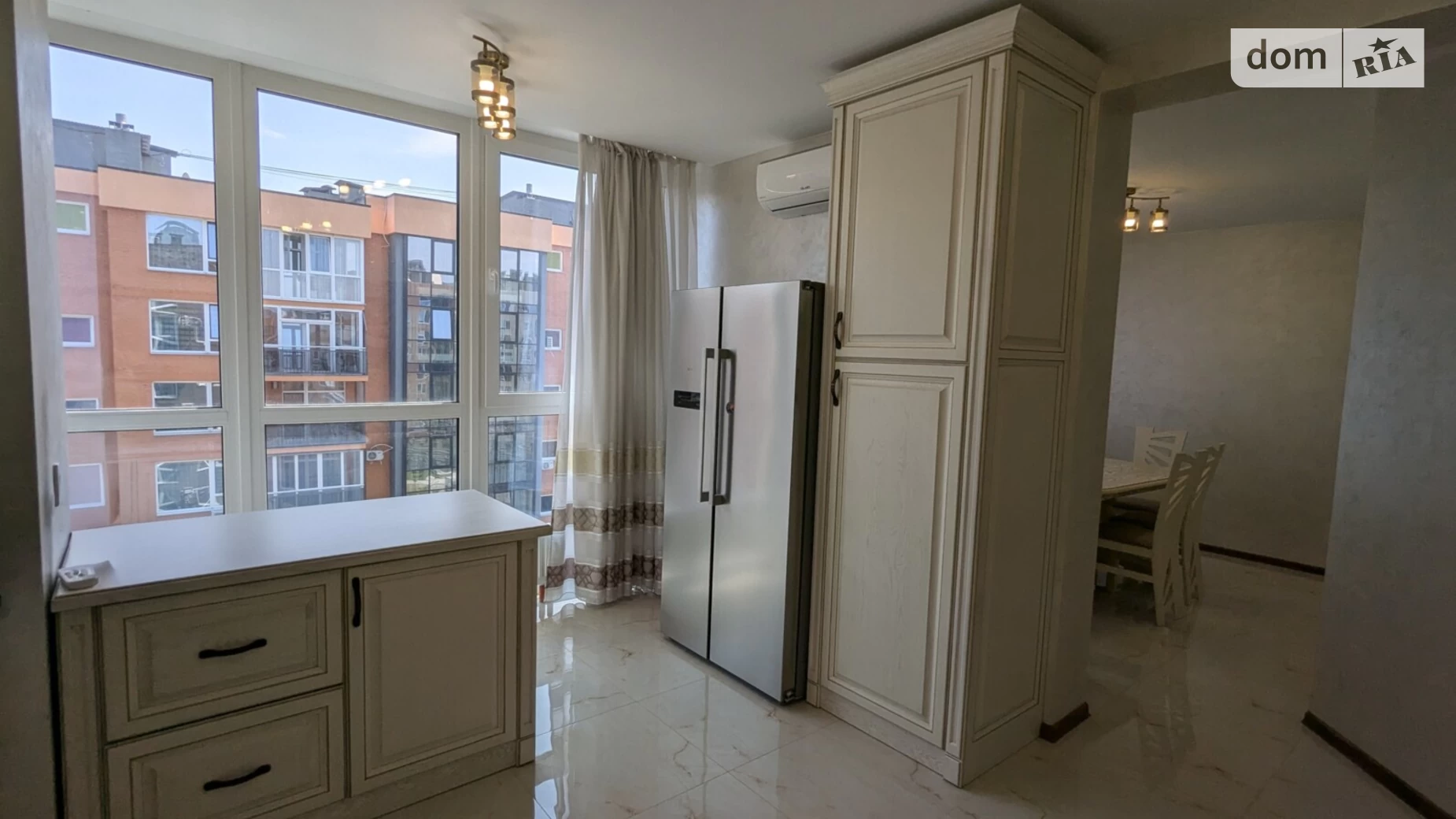 Продается 3-комнатная квартира 96 кв. м в Черновцах, ул. Воробкевича Сидора - фото 5