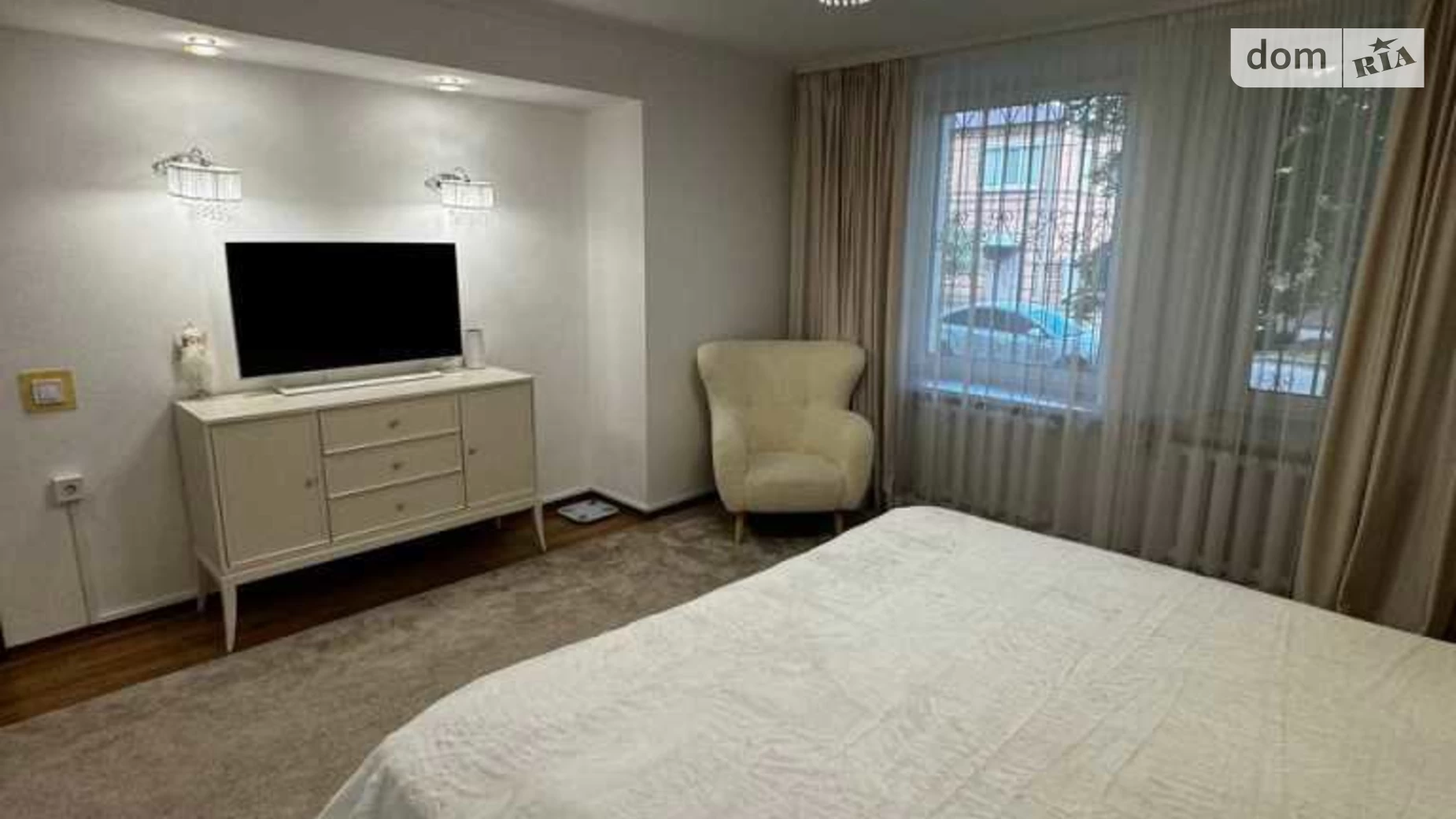 Продается 4-комнатная квартира 176.3 кв. м в Полтаве, ул. Леваневского - фото 2