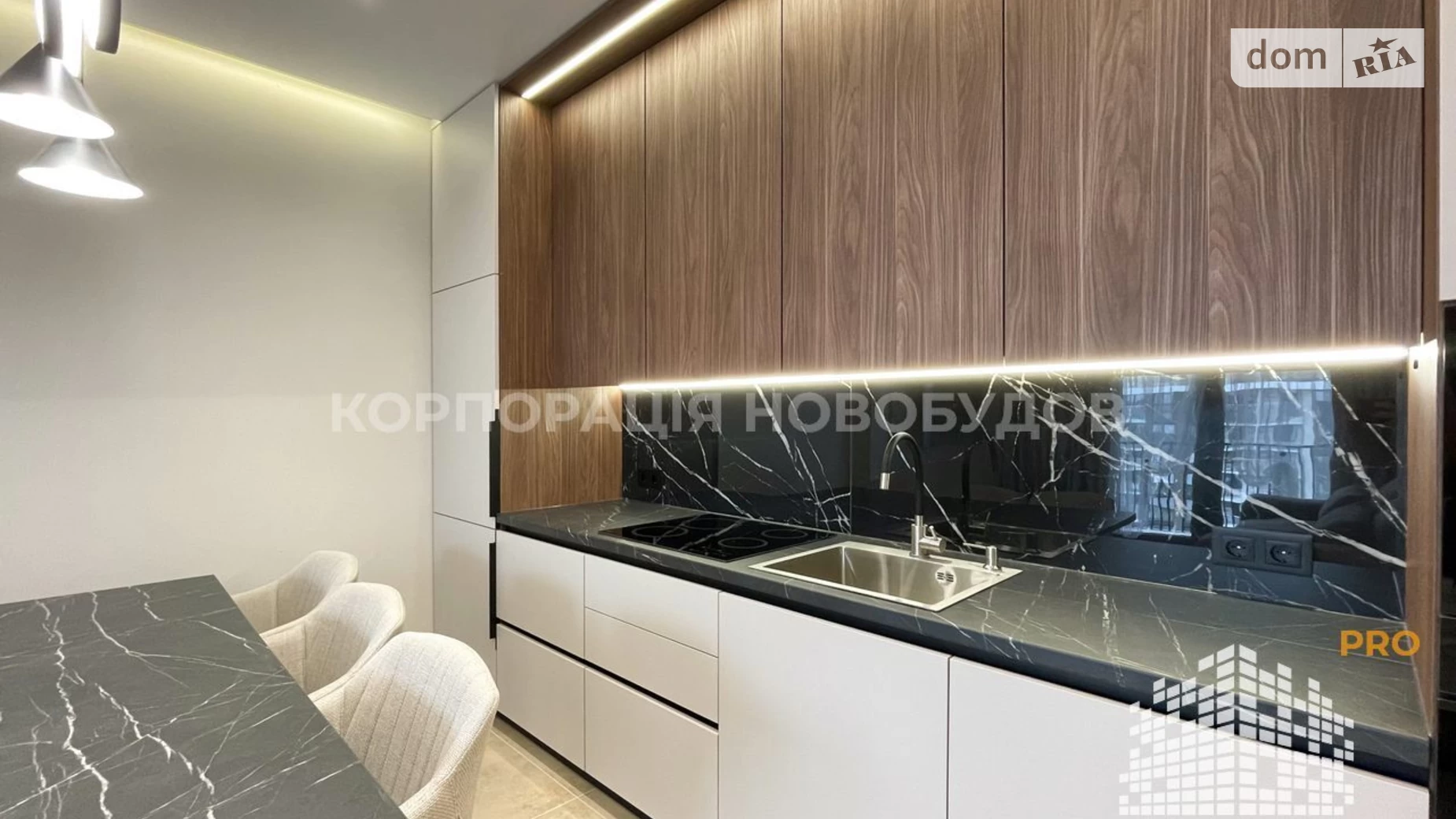 Продается 2-комнатная квартира 68 кв. м в Ужгороде, ул. Легоцкого, 80 - фото 2
