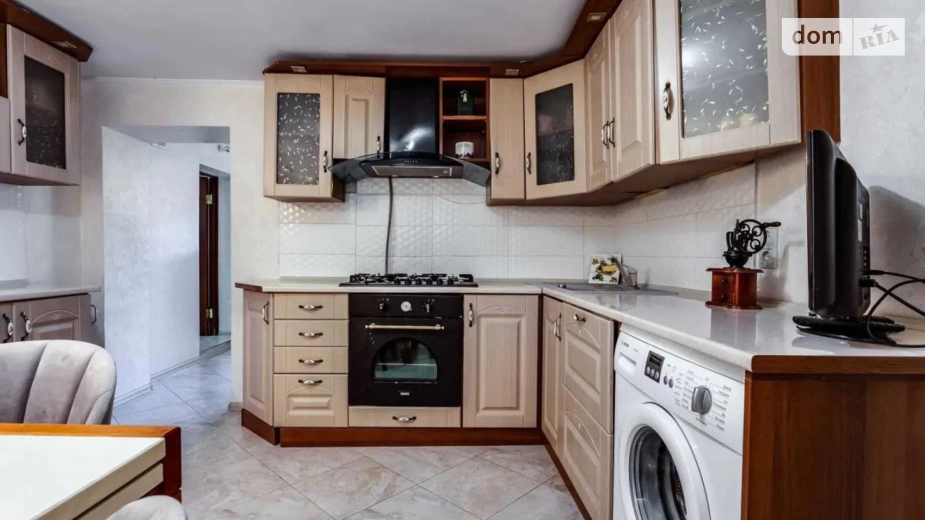 Продается дом на 2 этажа 191.1 кв. м с садом, цена: 173000 $ - фото 2