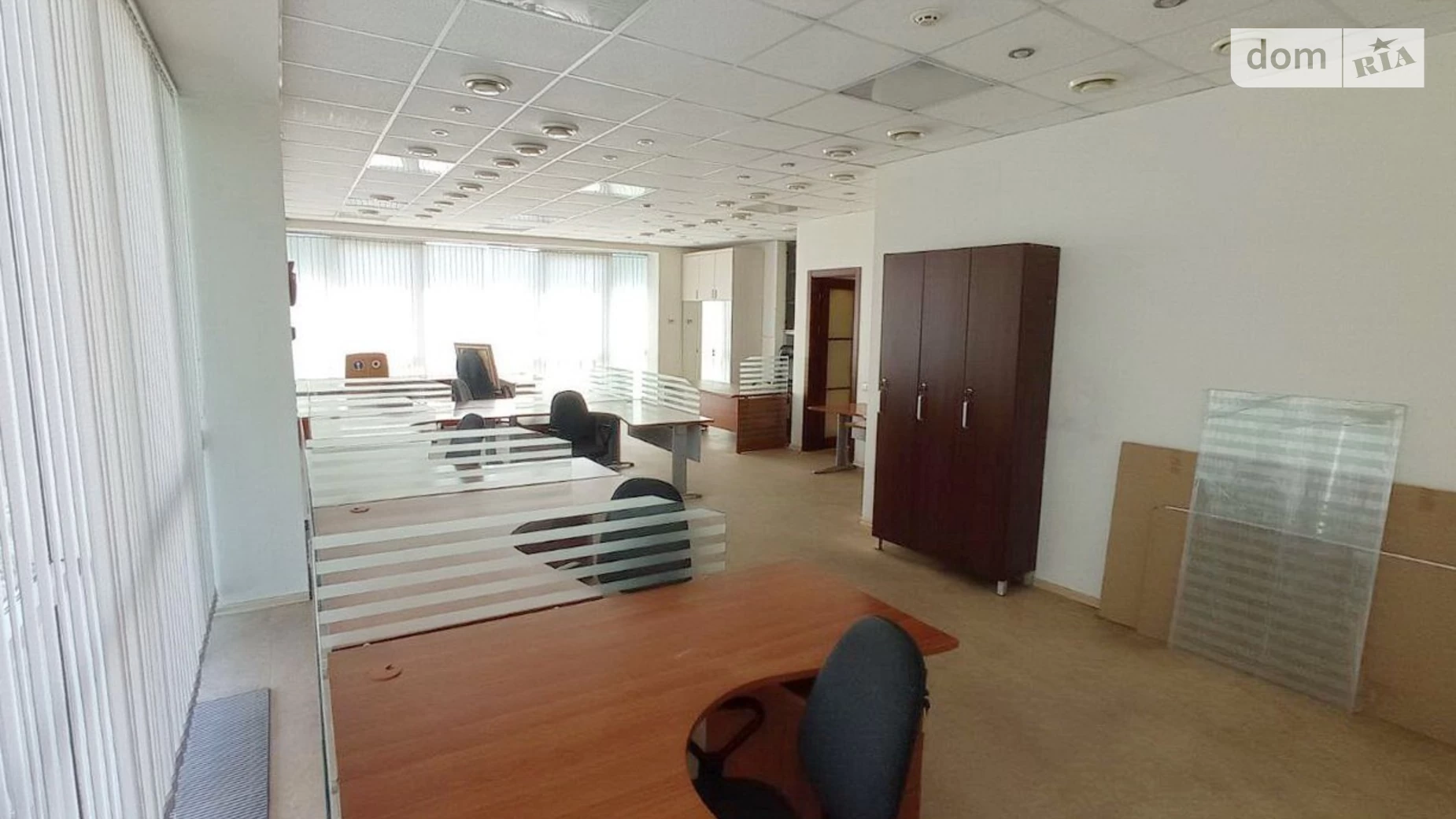 Сдается в аренду офис 140.5 кв. м в бизнес-центре, цена: 1400 $ - фото 2
