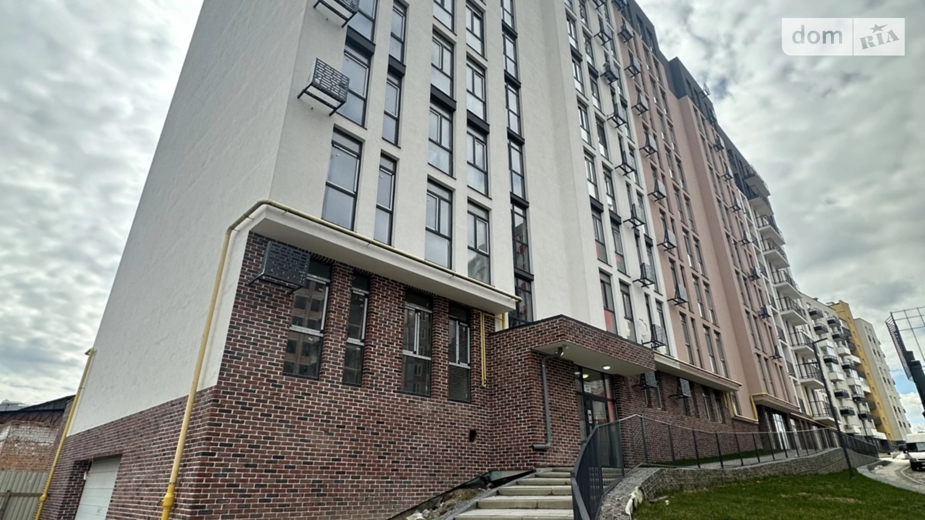 Продається 2-кімнатна квартира 70.2 кв. м у Львові, вул. Під Голоском, 16 - фото 4