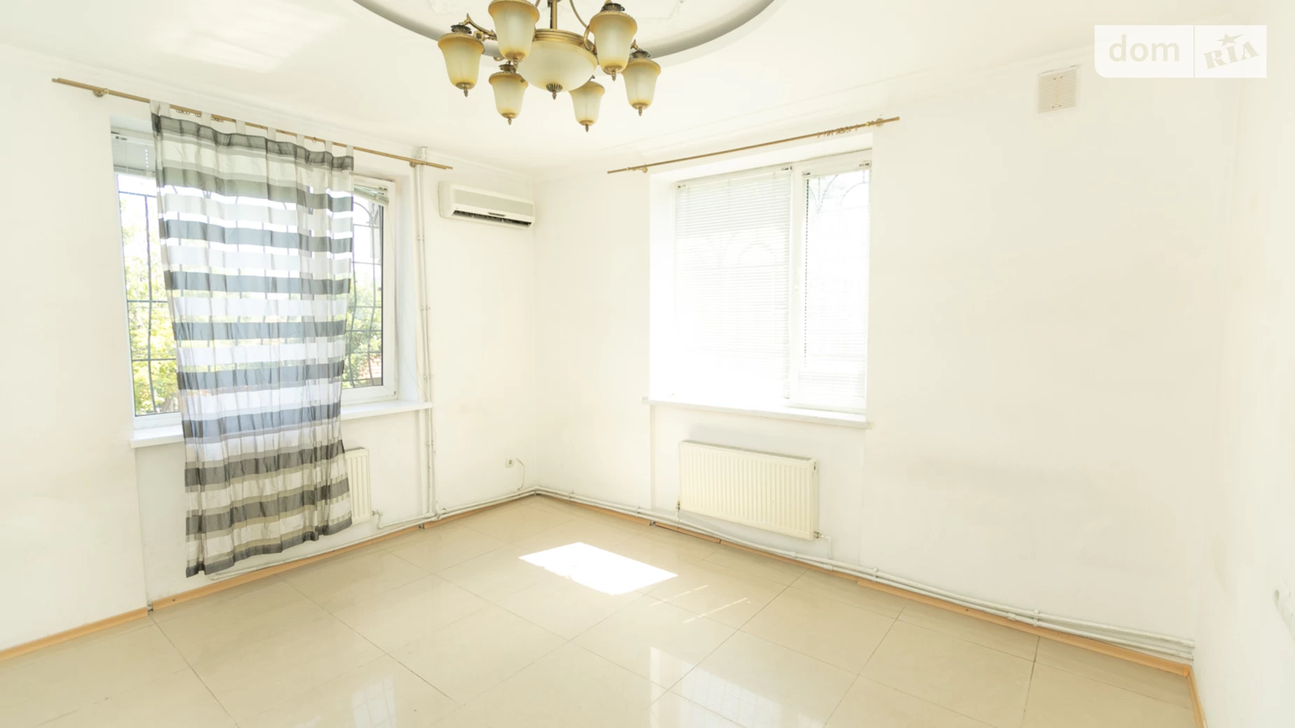 Продается дом на 3 этажа 450 кв. м с бассейном, цена: 170000 $ - фото 5
