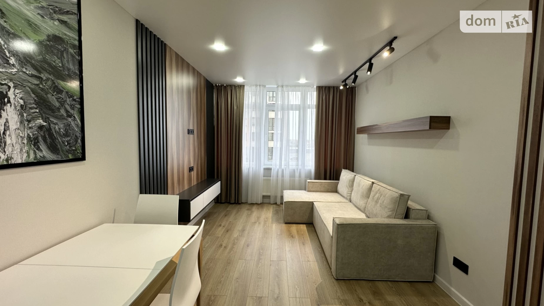 Продается 1-комнатная квартира 42 кв. м в Одессе, ул. Жемчужная, 9 - фото 2