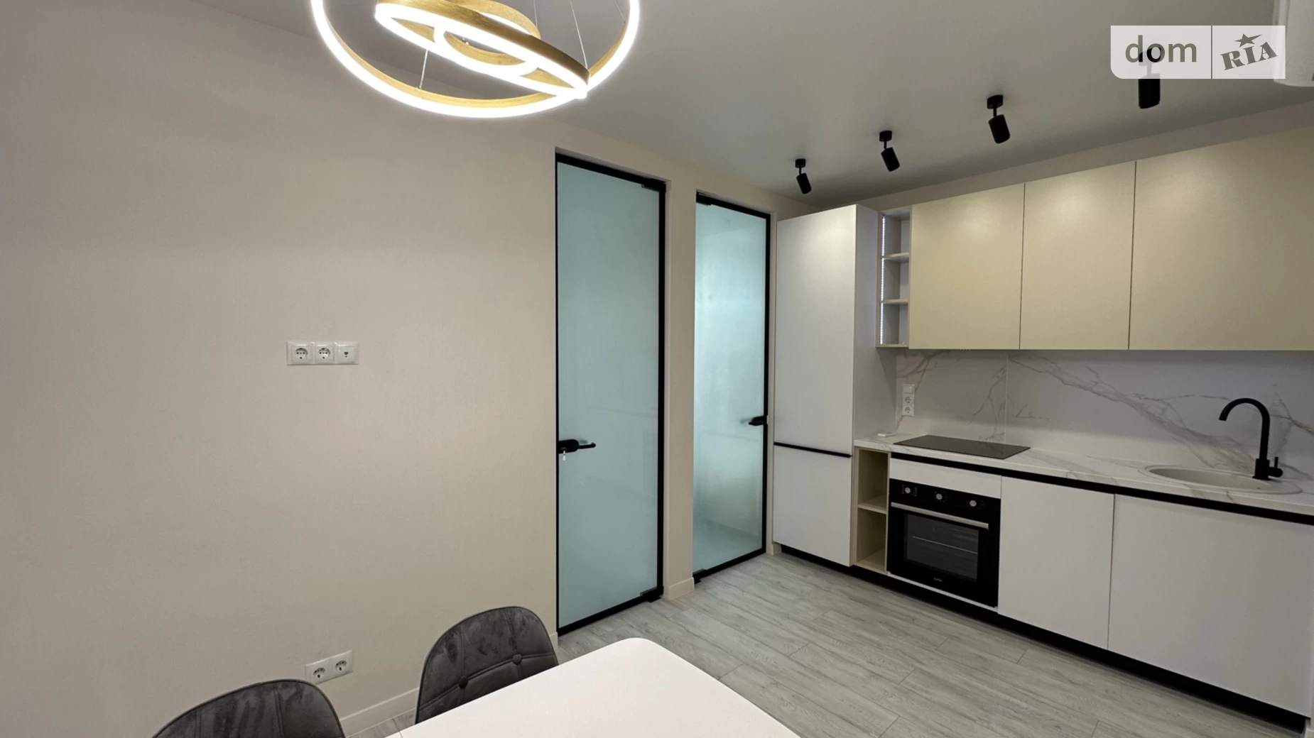 Продается 2-комнатная квартира 43 кв. м в Одессе, ул. Жемчужная, 8 - фото 3