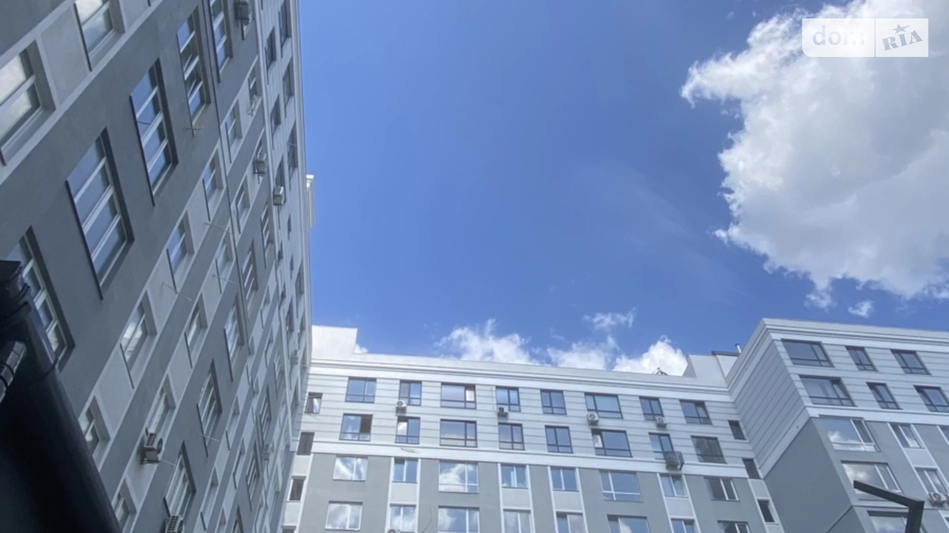 Продається 2-кімнатна квартира 69 кв. м у Бучі, вул. Івана Кожедуба, 8А - фото 2