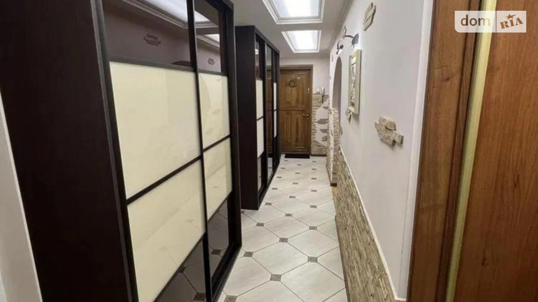 Продается 4-комнатная квартира 81 кв. м в Львове, ул. Линкольна Авраама - фото 4