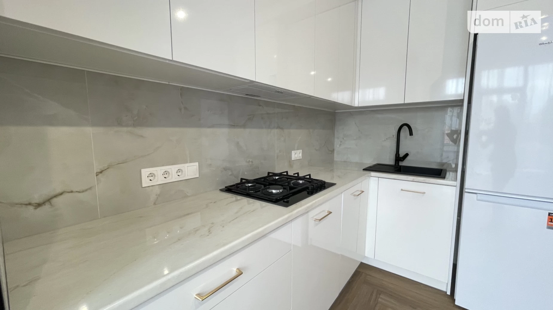 2-комнатная квартира 68 кв. м в, цена: 105000 $ - фото 4