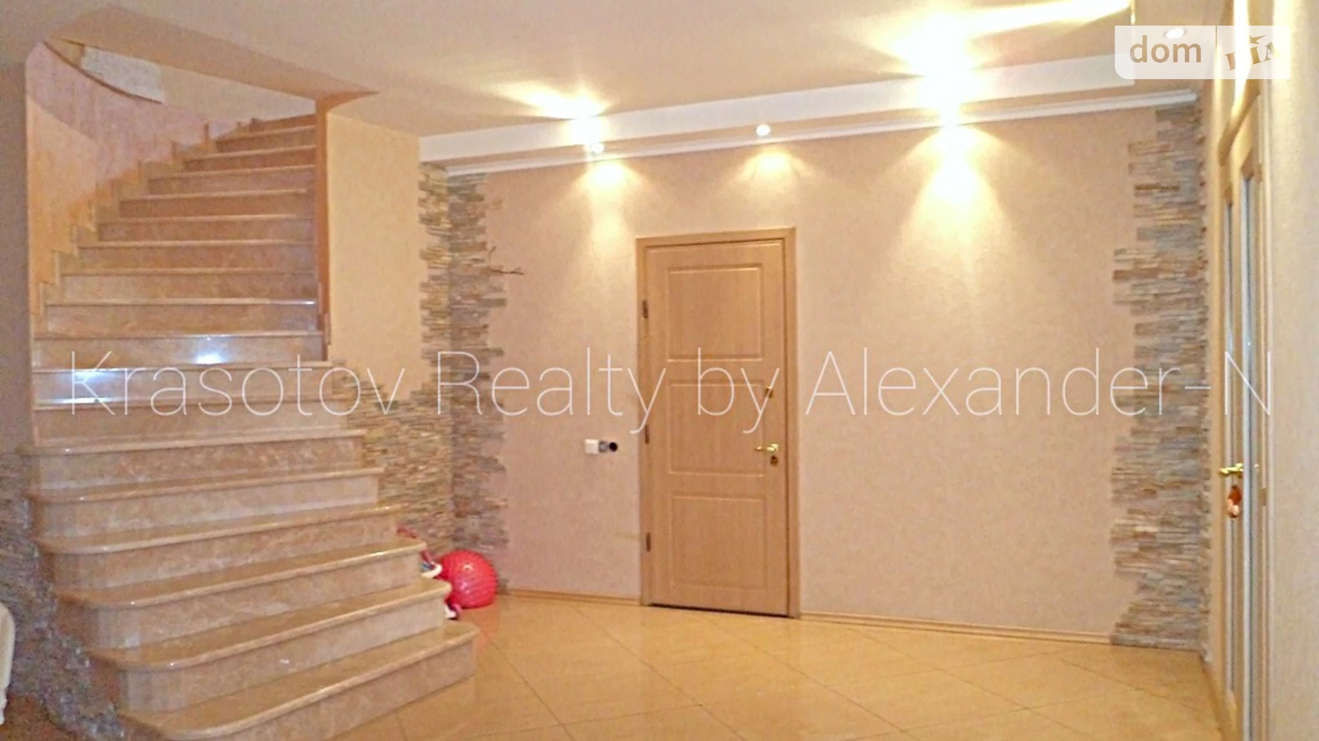 Продается дом на 2 этажа 285.3 кв. м с балконом, цена: 165000 $ - фото 2