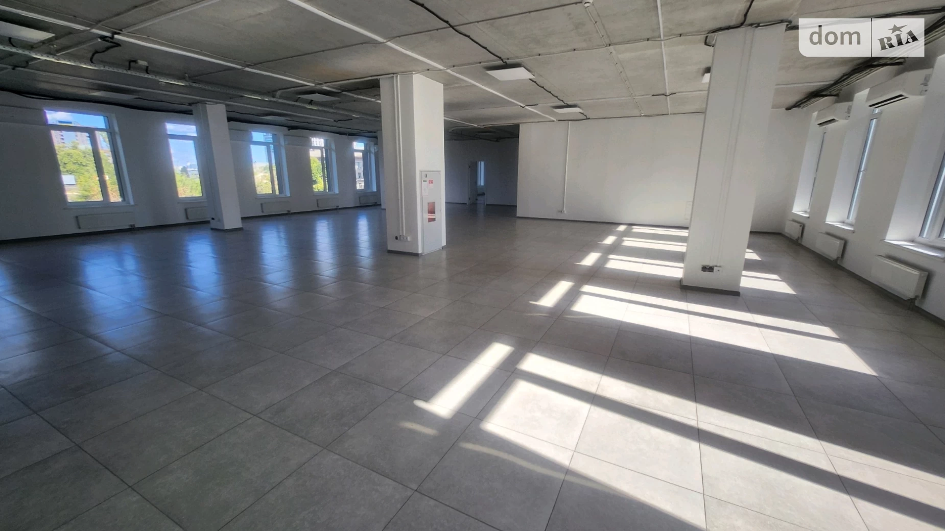 Сдается в аренду офис 610 кв. м в бизнес-центре, цена: 248000 грн - фото 2