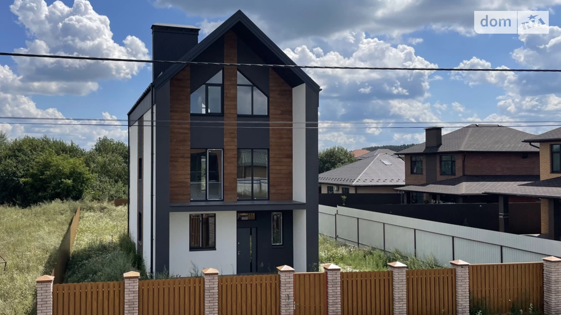 Продается дом на 3 этажа 160 кв. м с беседкой, цена: 180000 $ - фото 2