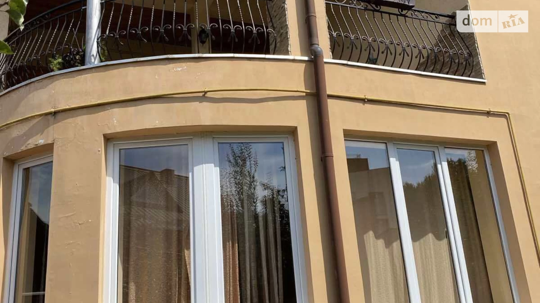 Продается 3-комнатная квартира 116.5 кв. м в Ужгороде, ул. Русская, 12 - фото 2