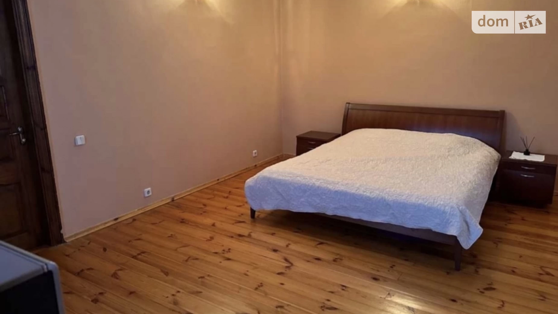 Продается дом на 2 этажа 345 кв. м с подвалом, цена: 250000 $ - фото 3