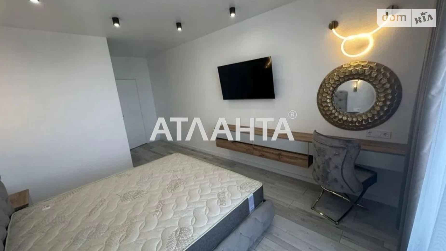 Продается 1-комнатная квартира 51 кв. м в Одессе, ул. Ивана Франко - фото 2
