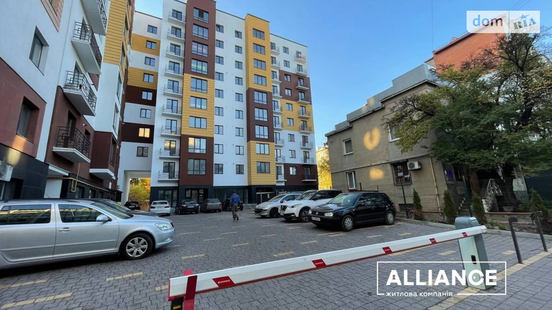 Продается 2-комнатная квартира 60.7 кв. м в Ивано-Франковске, ул. Железнодорожная, 3 - фото 2