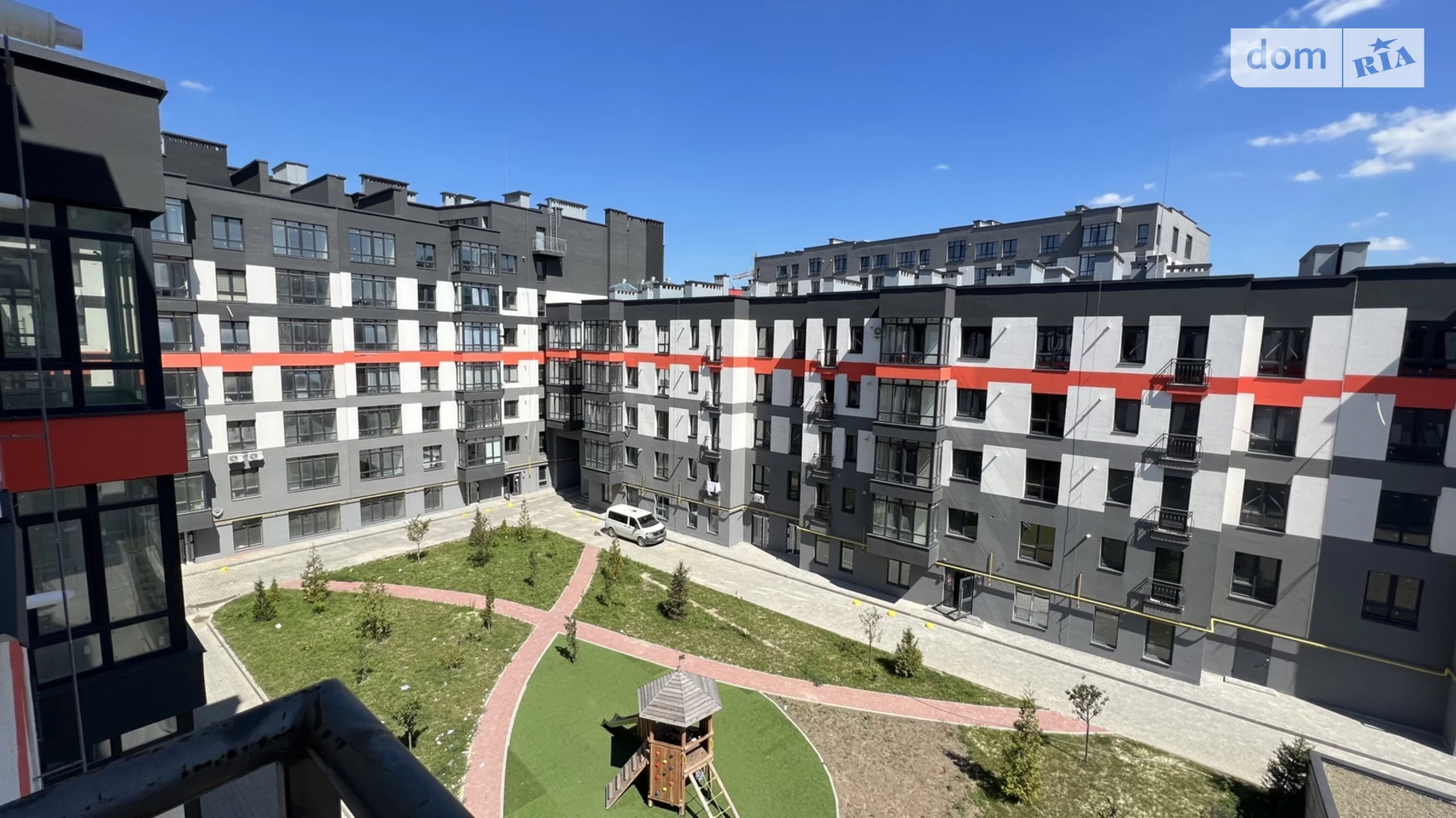 Продается 3-комнатная квартира 120.7 кв. м в Ивано-Франковске, ул. Национальной Гвардии, 16М - фото 2