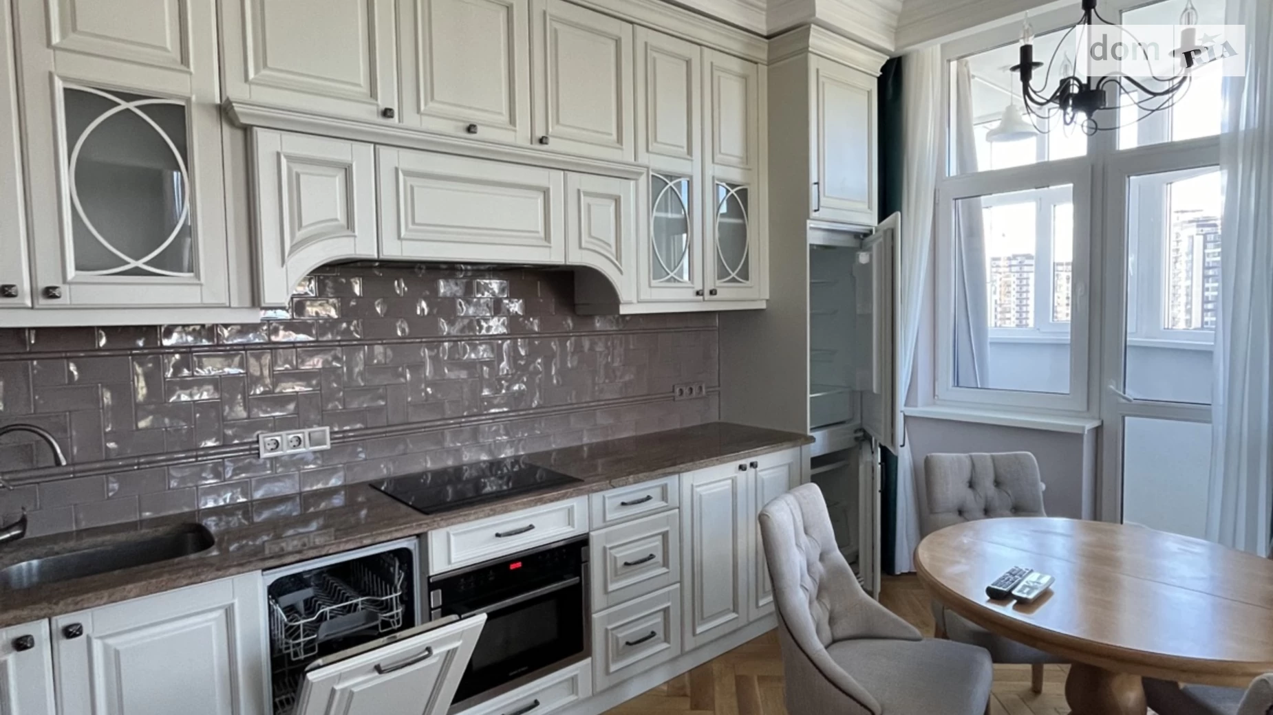 Продается 2-комнатная квартира 56.4 кв. м в Киеве, пл. Печерская - фото 2