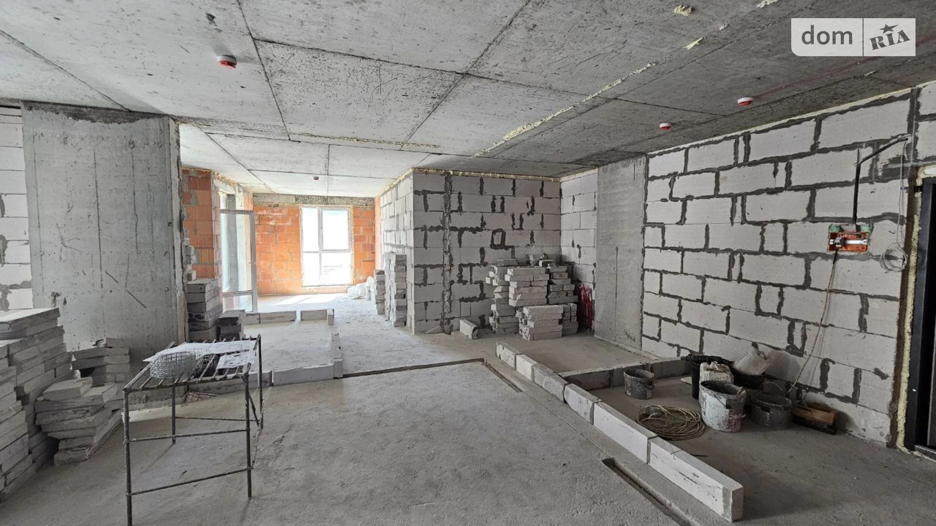 2-комнатная квартира 81 кв. м в, цена: 82000 $ - фото 2