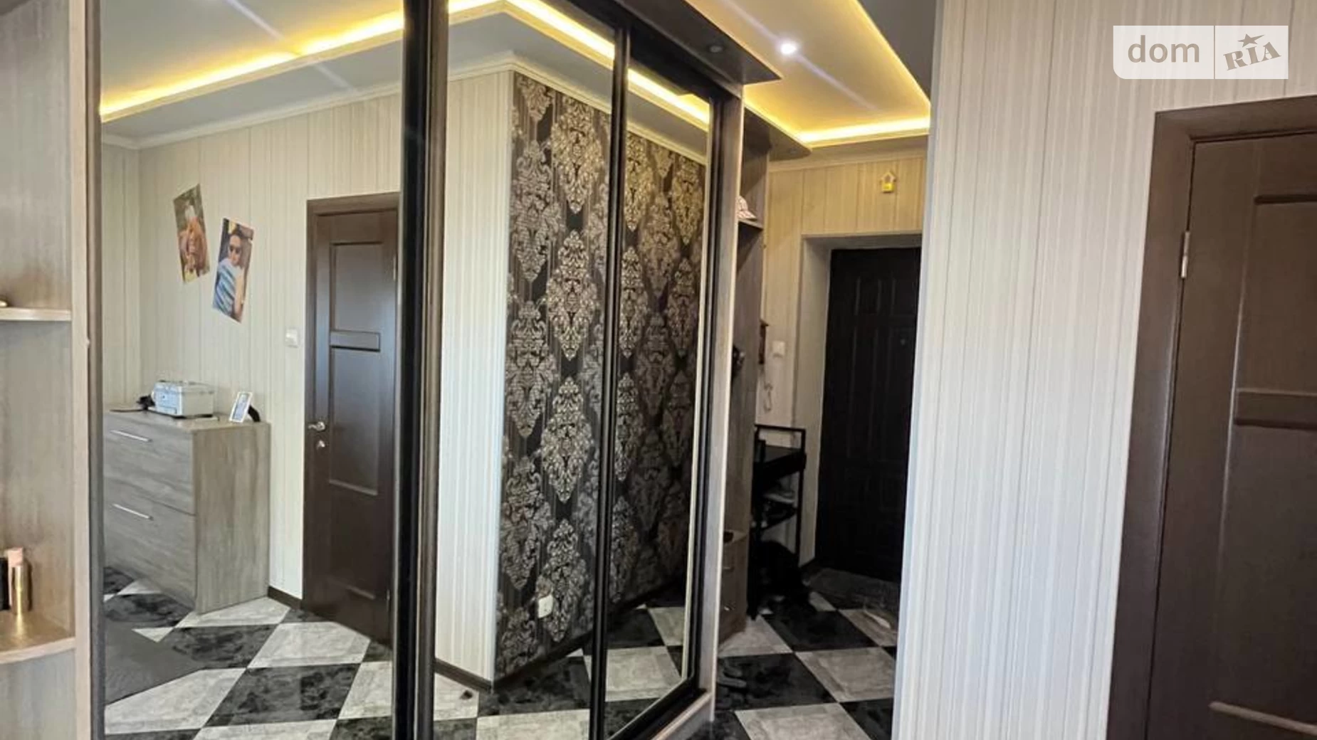 Продается 3-комнатная квартира 74 кв. м в Ивано-Франковске, ул. Тычины, 65 - фото 3