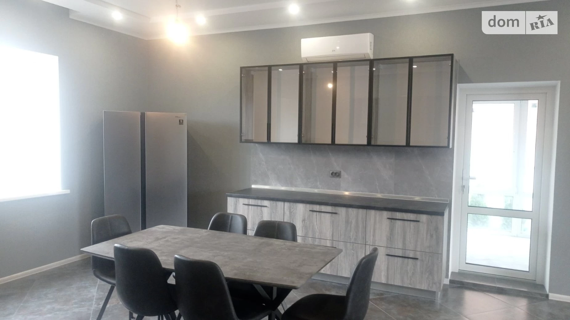 Продается дом на 2 этажа 273 кв. м с камином, цена: 245000 $ - фото 5