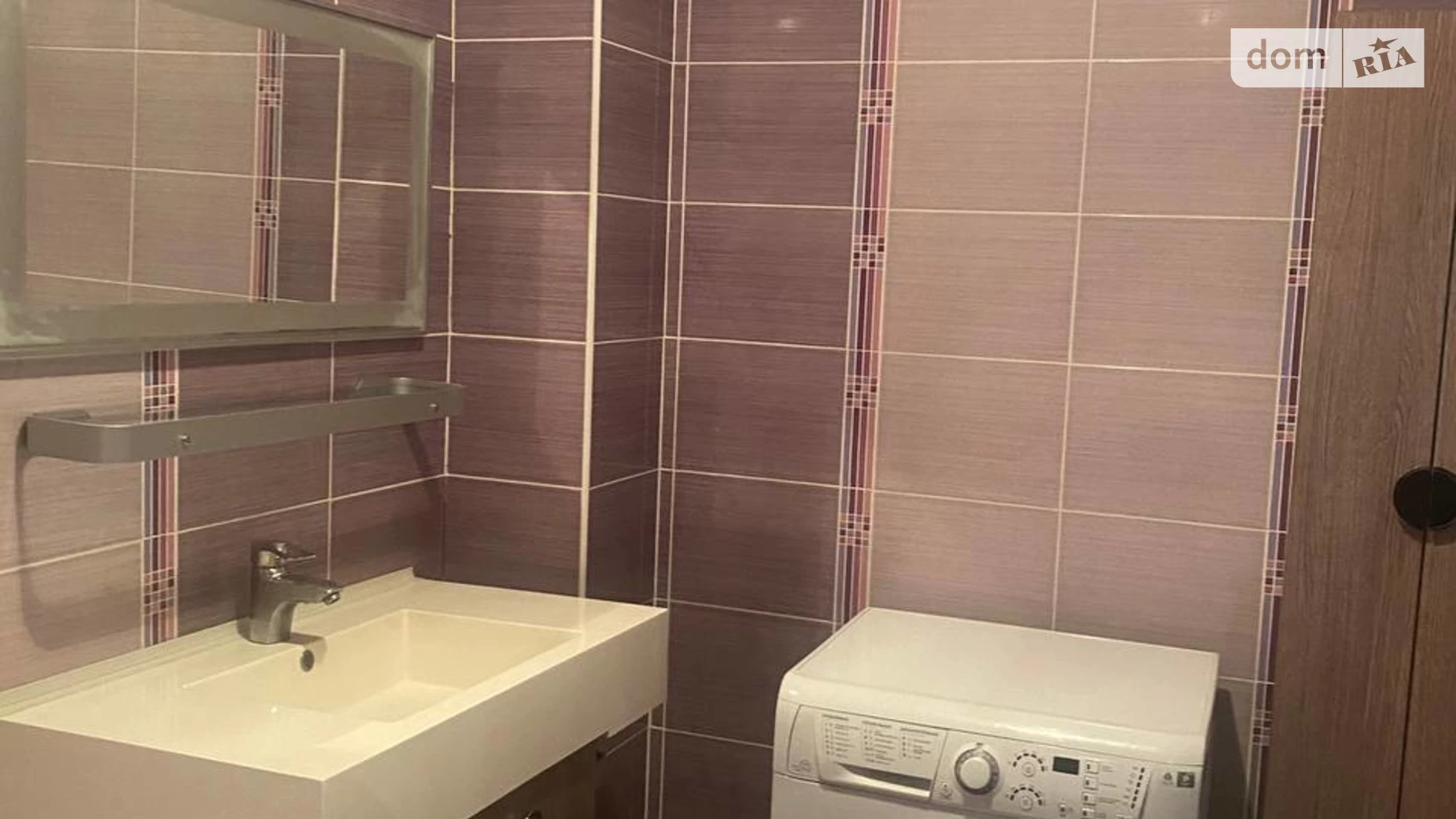Продается 2-комнатная квартира 76.7 кв. м в Ивано-Франковске, ул. Молодежная, 55 - фото 2