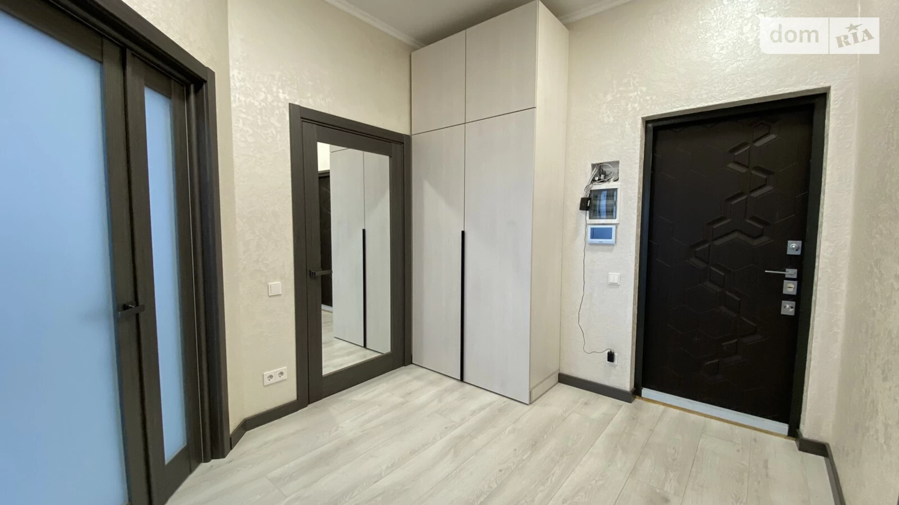 Продается 1-комнатная квартира 55.8 кв. м в Одессе, бул. Французский - фото 2