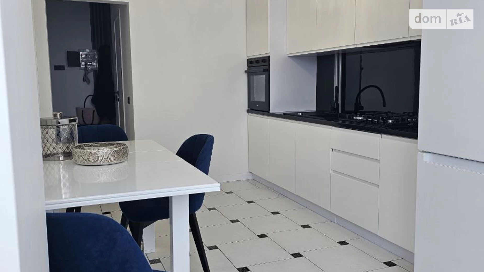 Продается 1-комнатная квартира 37.2 кв. м в Никитинцах, ул. Петра Маланюка(Декабристов), 52/6 - фото 2