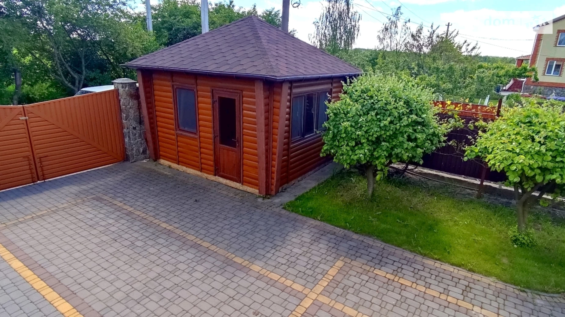 Продается дом на 2 этажа 250 кв. м с участком, цена: 150000 $ - фото 2