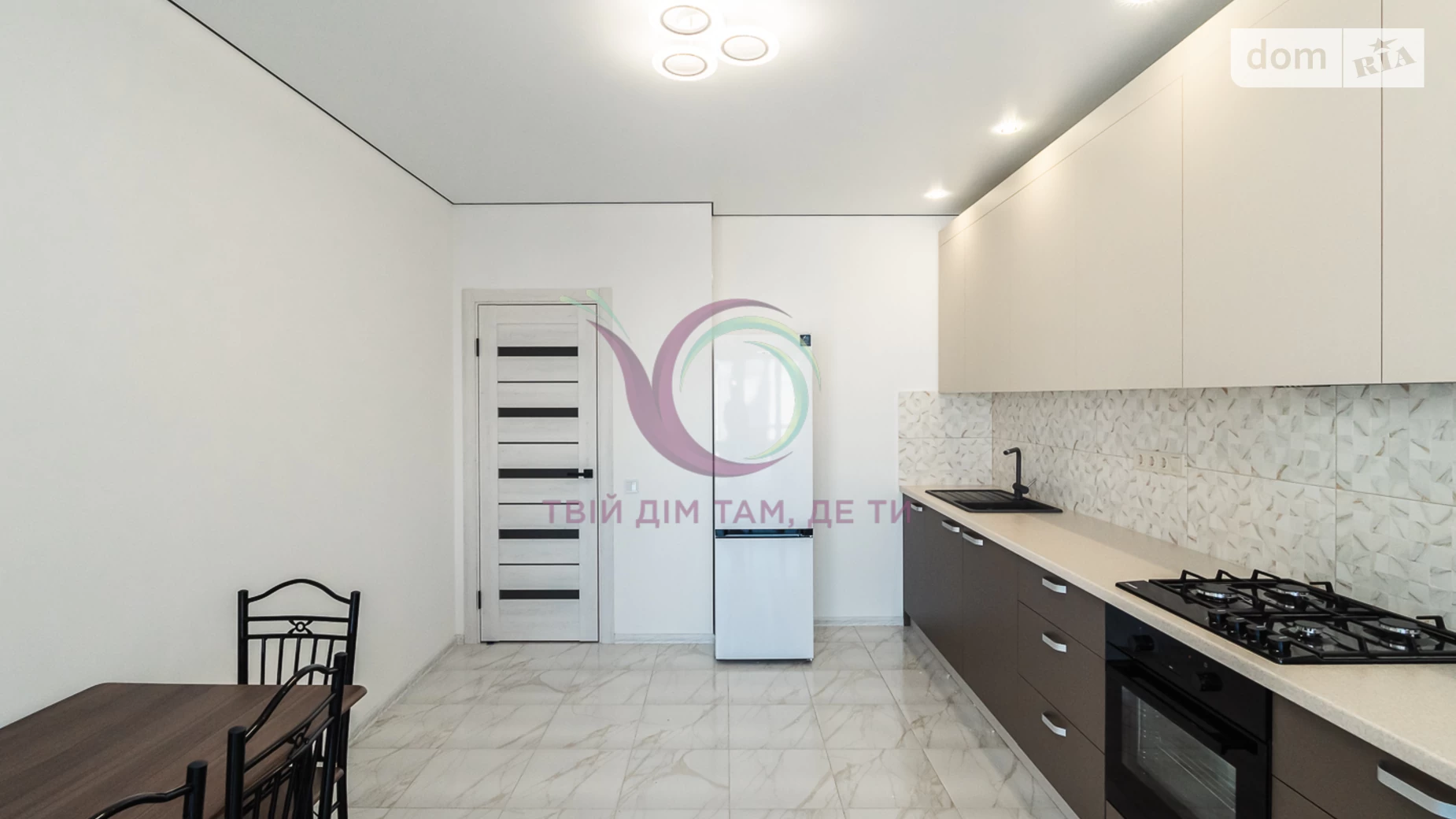 Продается 2-комнатная квартира 68 кв. м в Ивано-Франковске, ул. Высочана Семена - фото 3
