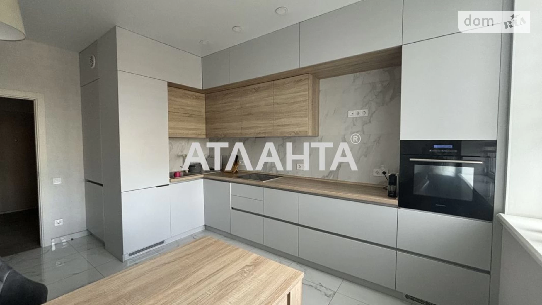 Продается 3-комнатная квартира 86 кв. м в Одессе, ул. Толбухина, 135Б - фото 2