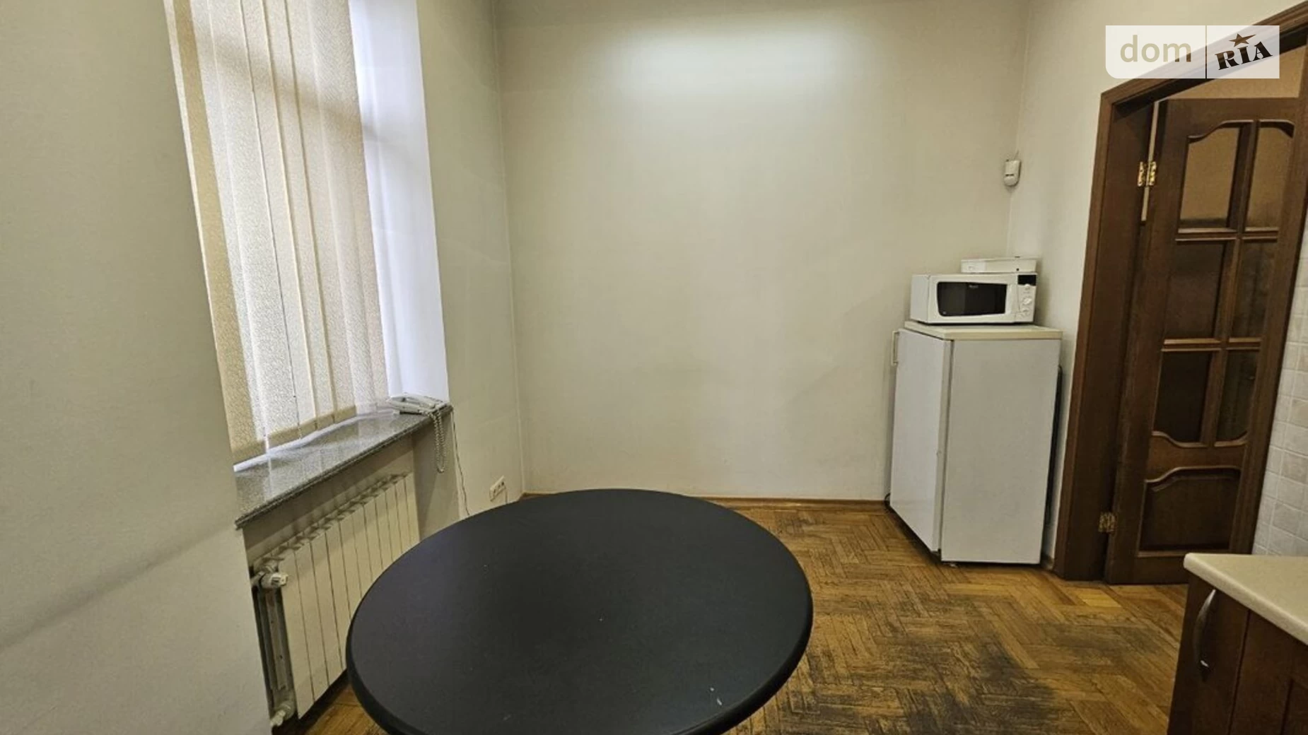 Сдается в аренду офис 220 кв. м в бизнес-центре, цена: 100000 $ - фото 4