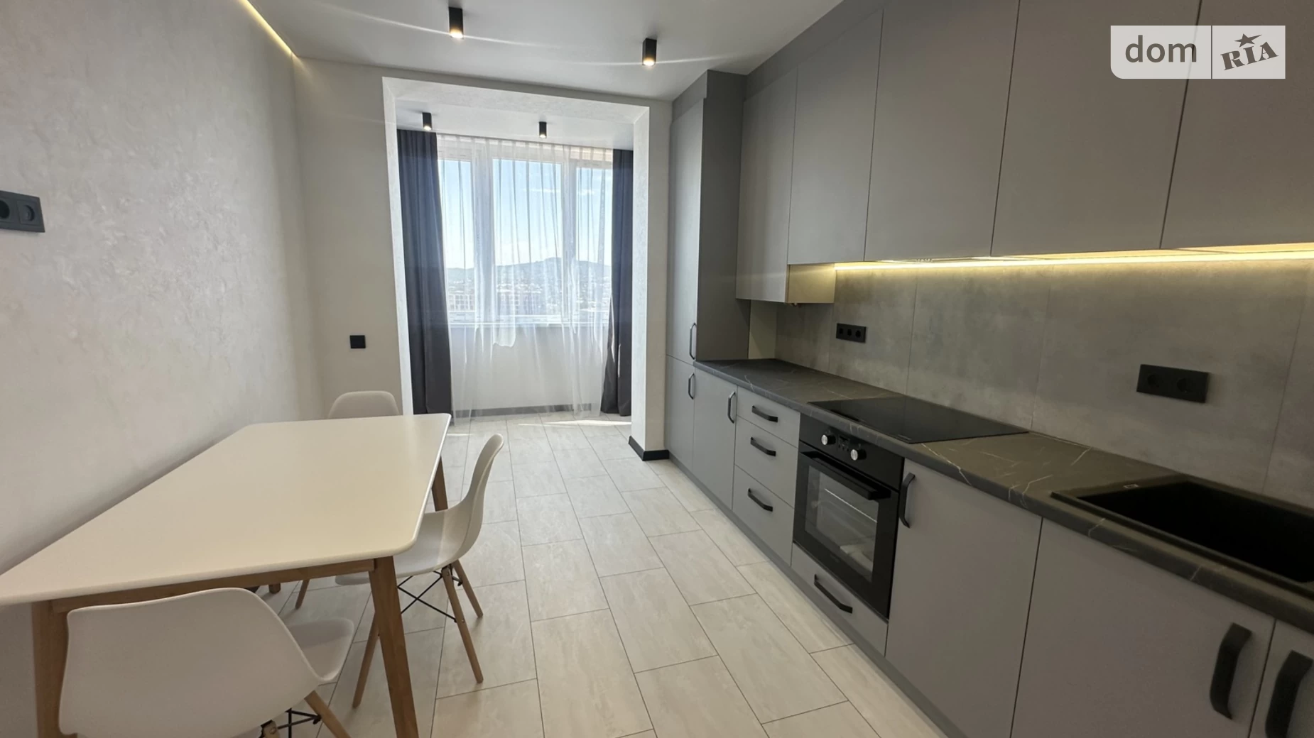 Продается 1-комнатная квартира 45 кв. м в Черновцах - фото 2