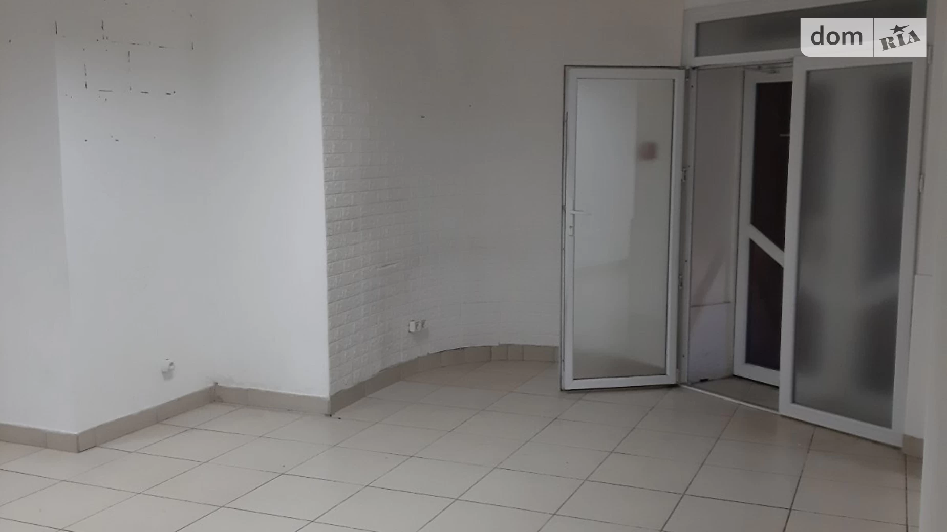 Сдается в аренду офис 80 кв. м в бизнес-центре, цена: 200 $ - фото 3