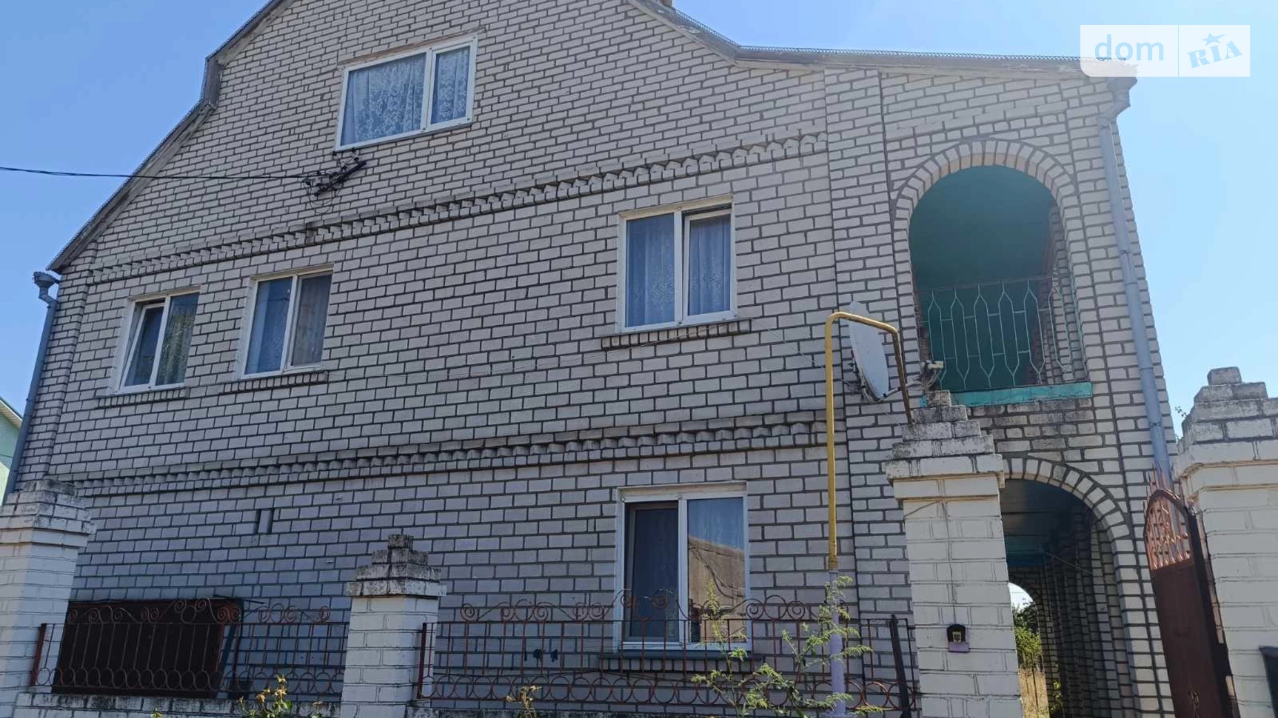 Продается дом на 2 этажа 246.6 кв. м с камином, цена: 40000 $ - фото 2